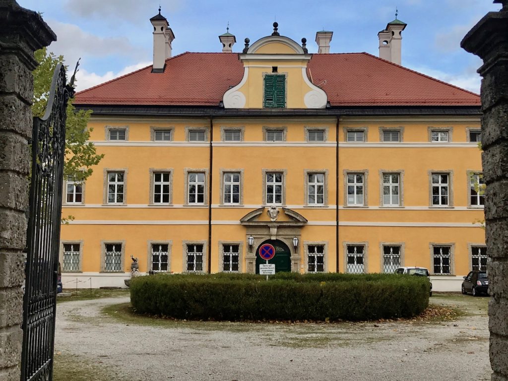 Frohnburg Palace Front